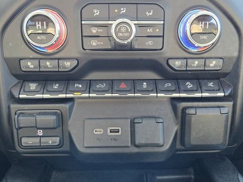 Used 2022 GMC Sierra 3500 Denali w/ Denali Ultimate Package image 20