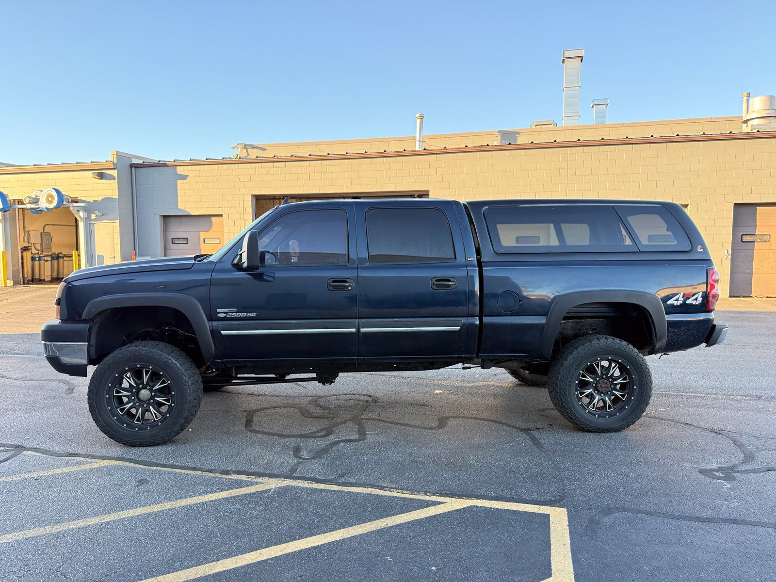 Used 2006 Chevrolet Silverado 2500 LT w/ Heavy-Duty Power Package AWD/4WD image 7