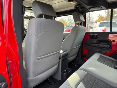 Used 2010 Jeep Wrangler Unlimited Sport w/ Trailer Tow Group image 13