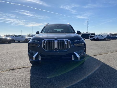 New 2026 BMW X7 xDrive40i w/ Premium Package image 2