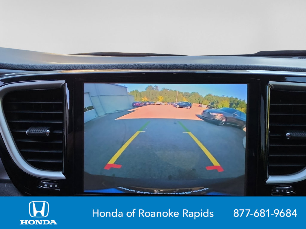 Used 2024 Chrysler Pacifica Touring-L FWD image 22