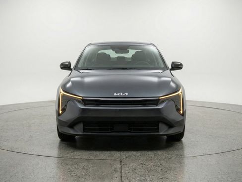 Used 2025 Kia K4 FWD image 2
