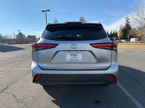 Used 2023 Toyota Highlander L image 7