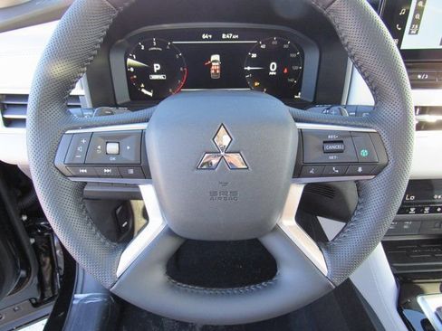 New 2025 Mitsubishi Outlander SE FWD image 22