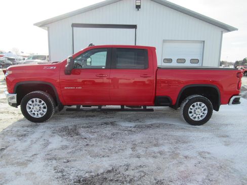 Used 2022 Chevrolet Silverado 3500 LT w/ Convenience Package image 8