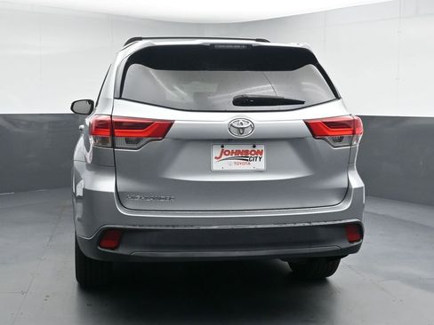 Used 2019 Toyota Highlander LE FWD image 7
