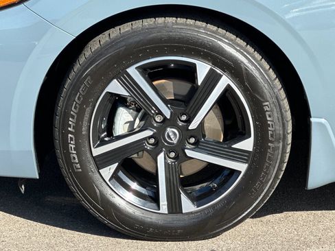 Used 2024 Nissan Sentra SV FWD image 25