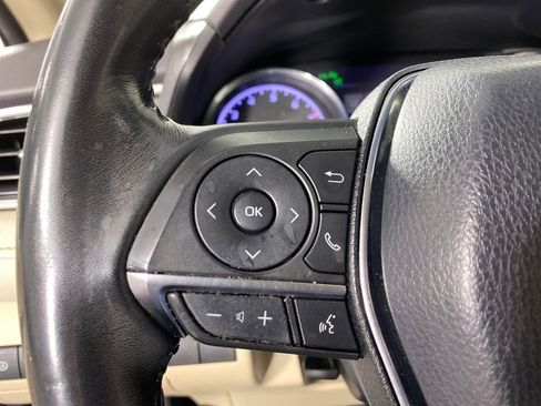 Used 2018 Toyota Camry XLE w/ Audio Package image 13
