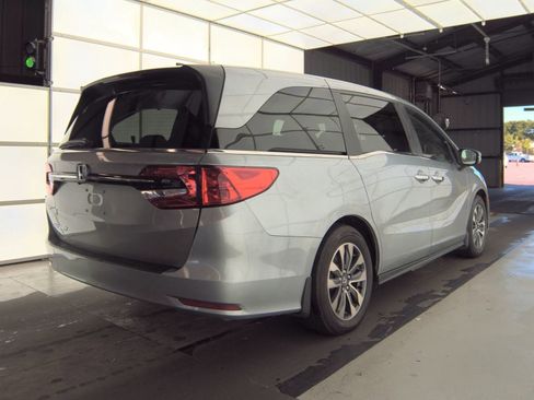 Used 2023 Honda Odyssey EX-L image 3