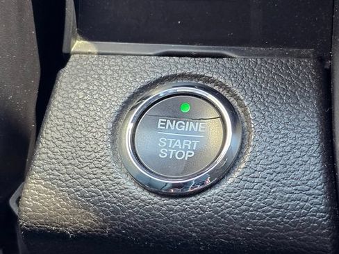 Used 2018 Ford Expedition XLT AWD/4WD image 20