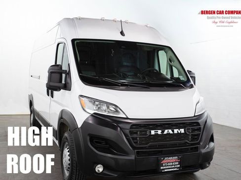 Used 2025 RAM ProMaster 2500 w/ Convenience Group FWD image 1
