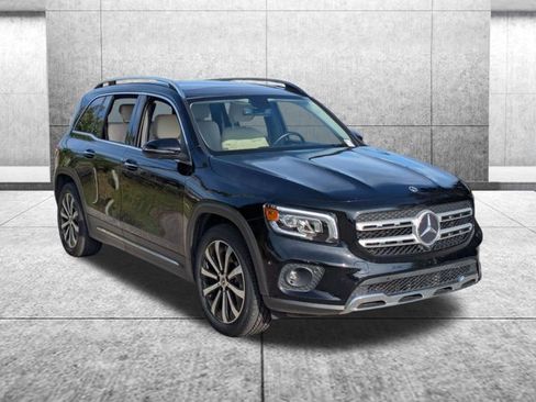 Certified 2022 Mercedes-Benz GLB 250 4MATIC image 2