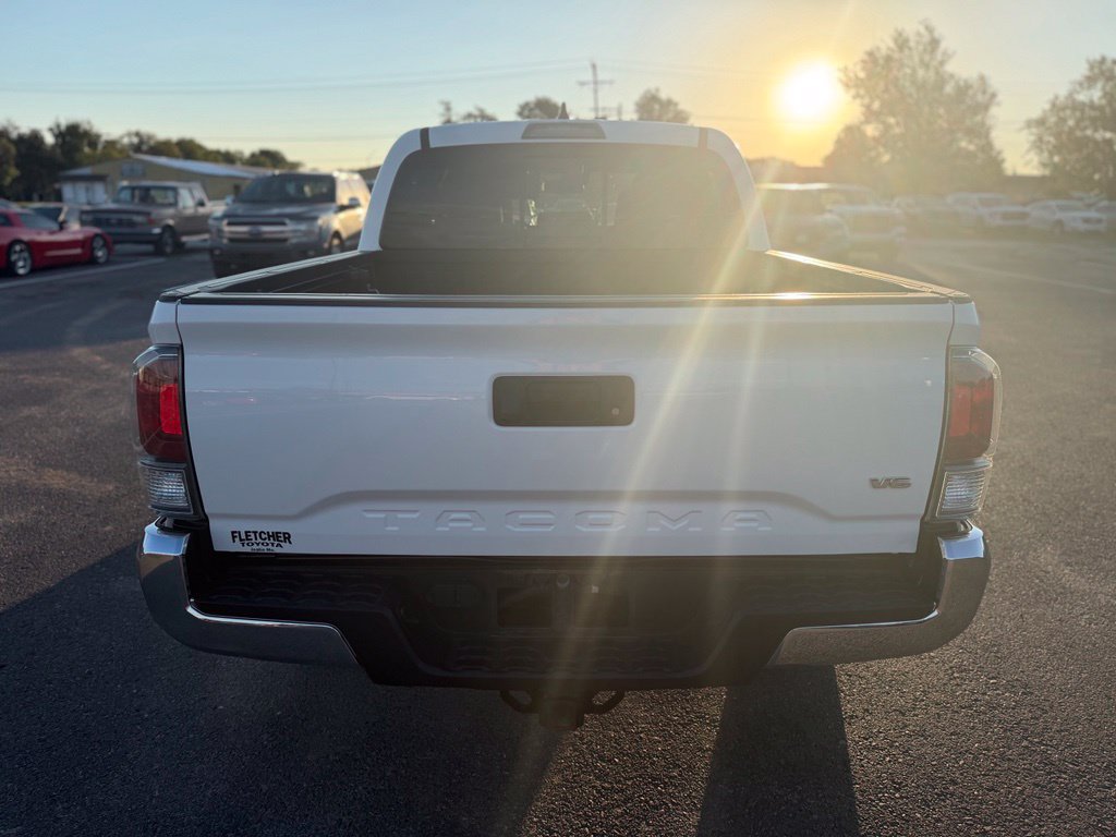 Used 2020 Toyota Tacoma TRD Off-Road AWD/4WD image 4