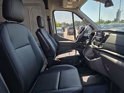 New 2025 Ford Transit 250 148 Medium Roof RWD image 20