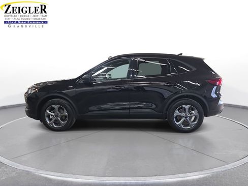 Used 2025 Ford Escape ST-Line AWD/4WD image 8