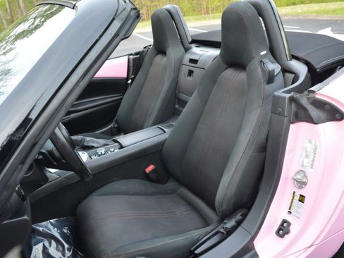 Used 2016 MAZDA MX-5 Miata Club image 10