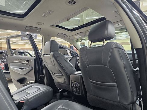 Used 2018 Buick Enclave Premium w/ Experience Buick Package FWD image 24
