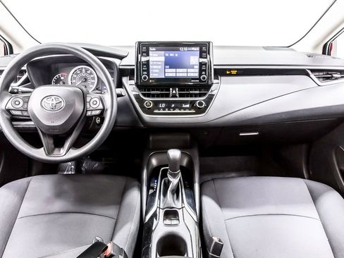 Used 2022 Toyota Corolla LE image 17