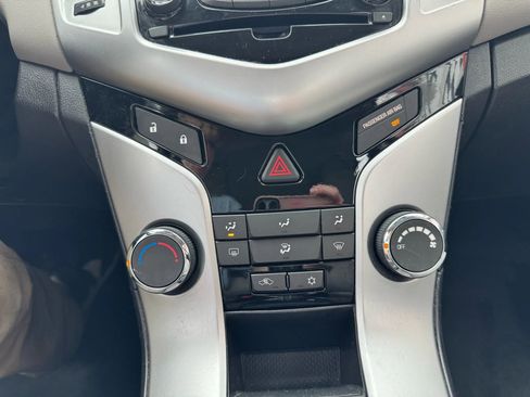 Used 2014 Chevrolet Cruze LT w/ Technology Package FWD image 17