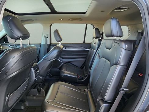 Used 2022 Jeep Grand Cherokee L Limited w/ Luxury Tech Group II image 19