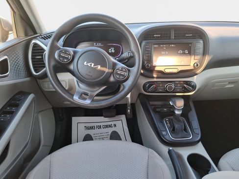 Used 2023 Kia Soul LX FWD image 15
