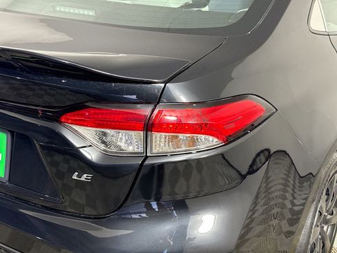 Used 2020 Toyota Corolla LE FWD image 33