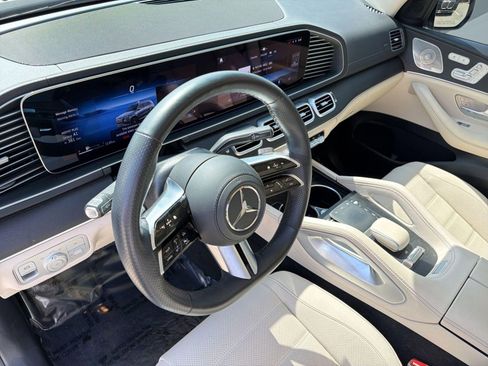 Used 2024 Mercedes-Benz GLS 450 4MATIC image 4