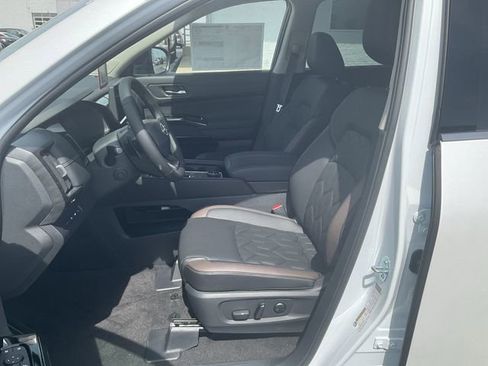 New 2026 Nissan Pathfinder Platinum AWD/4WD image 10