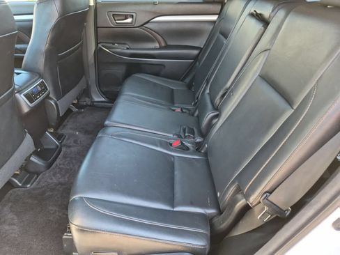Used 2016 Toyota Highlander XLE AWD/4WD image 20