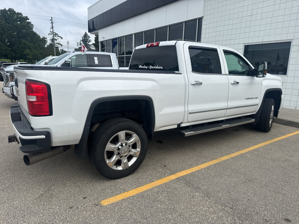 Used 2017 GMC Sierra 2500 Denali w/ Duramax Plus Package AWD/4WD image 3