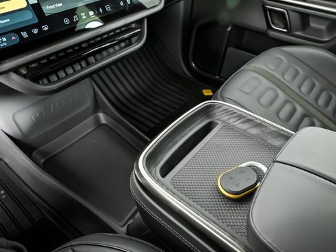 Used 2022 Rivian R1T Launch Edition image 34