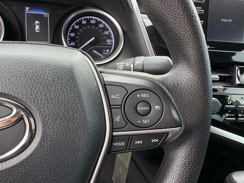 Used 2021 Toyota Camry LE image 30