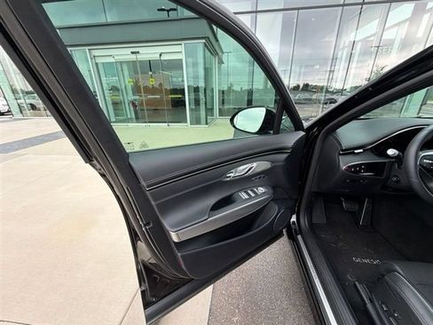 Used 2024 Genesis GV70 2.5T w/ Sport Prestige Package AWD/4WD image 8