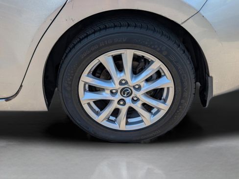 Used 2016 MAZDA MAZDA3 i Sport w/ Preferred Equipment Package image 19