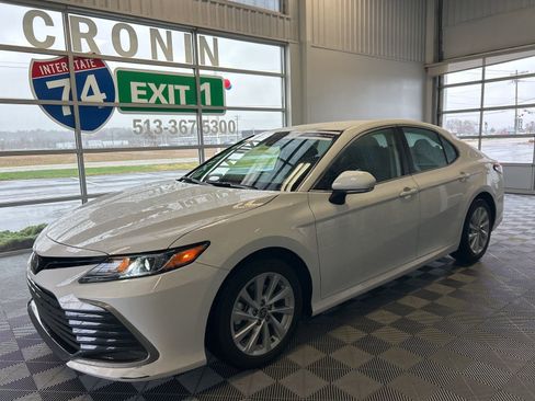 Used 2024 Toyota Camry LE image 3