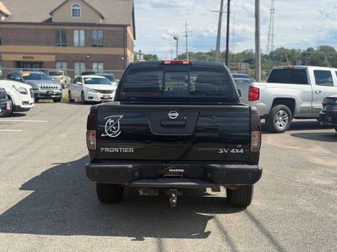 Used 2014 Nissan Frontier SV w/ SV Value Truck Package AWD/4WD image 5