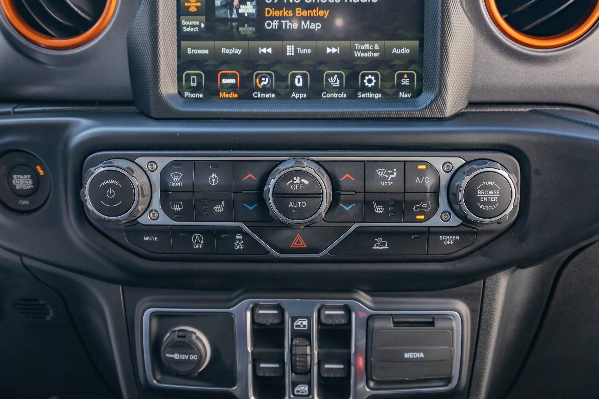 Used 2022 Jeep Gladiator Mojave w/ LED Lighting Group AWD/4WD image 27