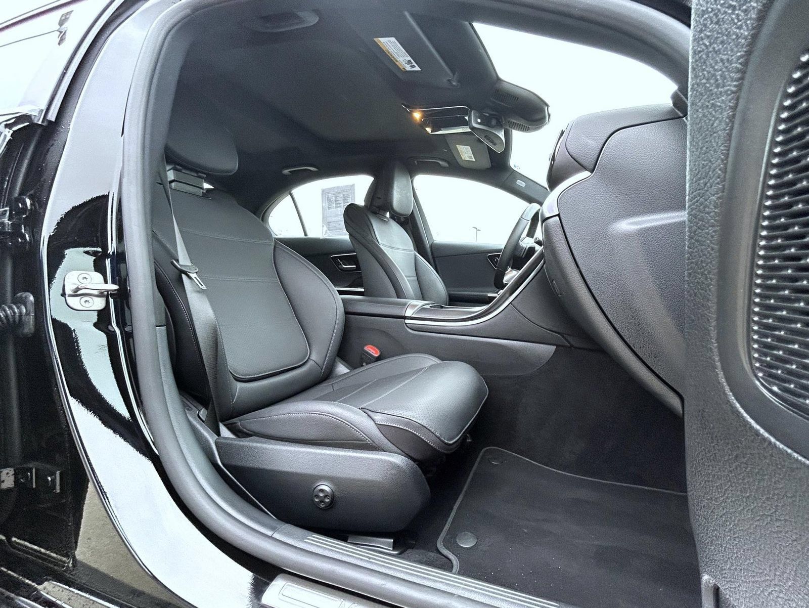 Used 2024 Mercedes-Benz C 300 Sedan image 15