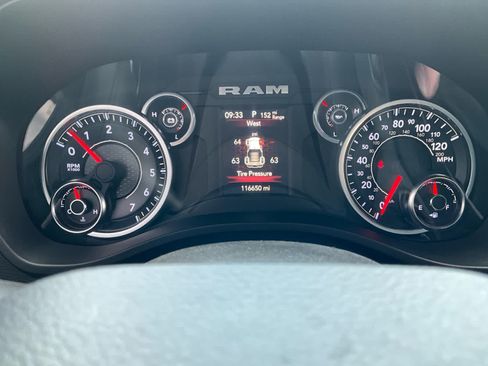 Used 2019 RAM 1500 Big Horn AWD/4WD image 18