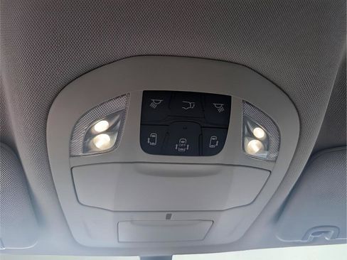 Used 2023 Chrysler Pacifica Touring-L FWD image 20