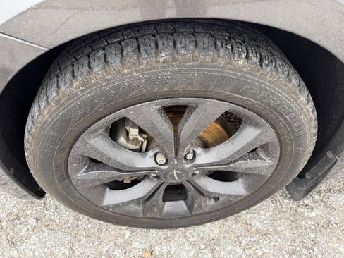 Used 2018 Chrysler Pacifica Limited w/ Advanced Safetytec Group FWD image 9