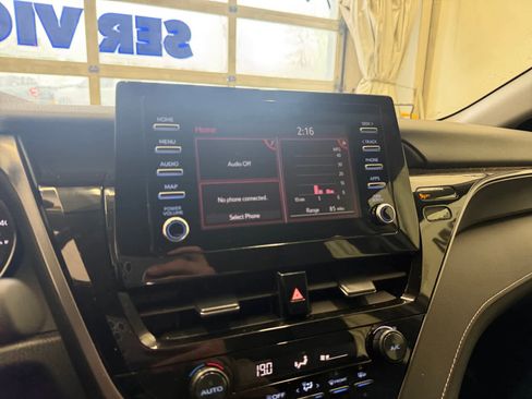 Used 2024 Toyota Camry SE FWD image 18
