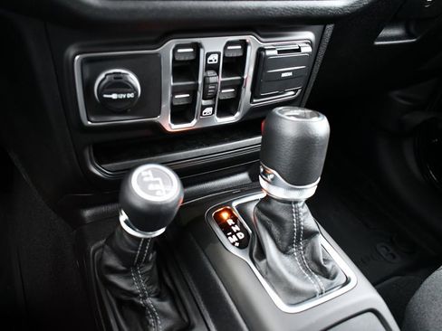 New 2026 Jeep Gladiator Sport AWD/4WD image 17