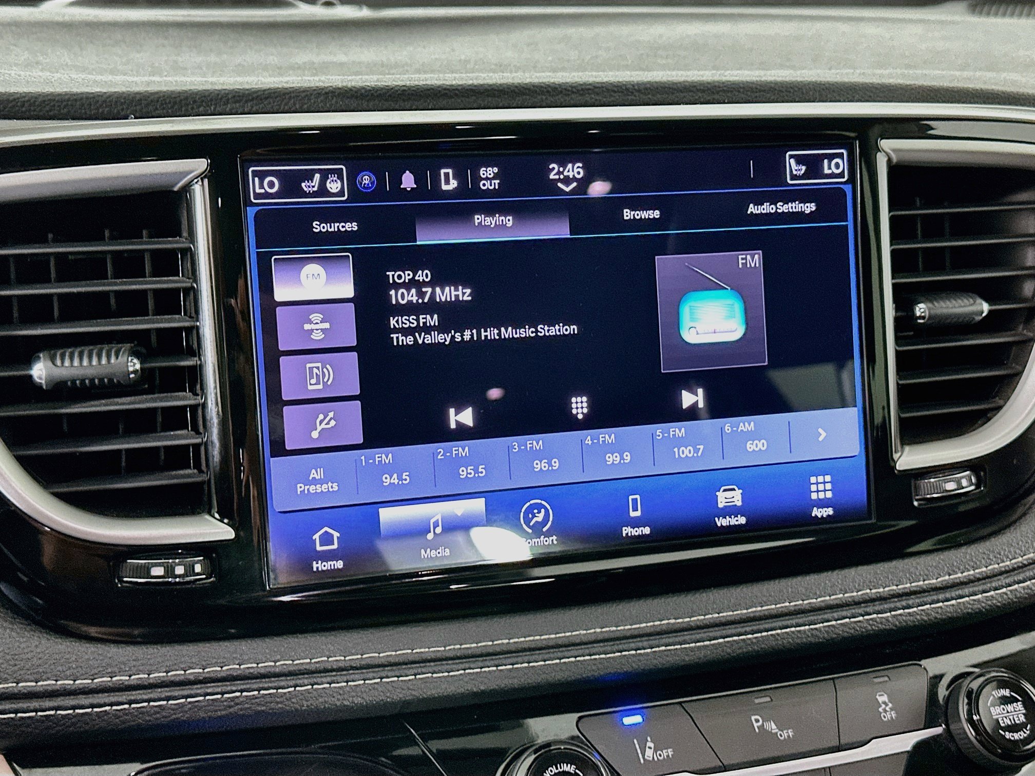 Used 2023 Chrysler Pacifica Touring-L FWD image 21