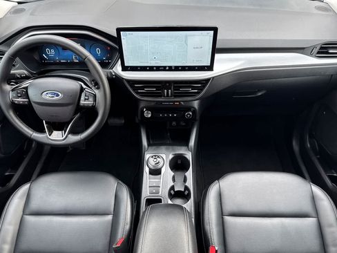 Certified 2025 Ford Escape Platinum AWD/4WD image 3