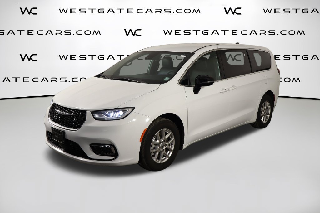 Used 2025 Chrysler Pacifica Select FWD 360° Tour