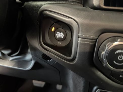 Used 2024 Jeep Gladiator Rubicon w/ Convenience Group AWD/4WD image 24