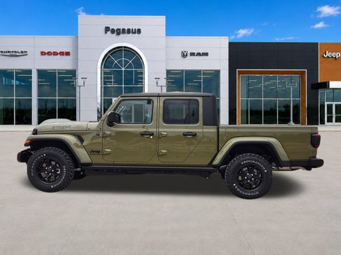 New 2026 Jeep Gladiator Sport AWD/4WD image 3