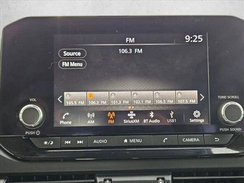 Used 2024 Nissan Pathfinder S FWD image 9