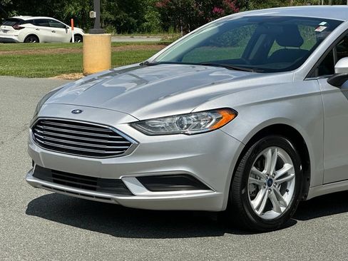 Used 2018 Ford Fusion SE w/ Fusion SE Technology Package FWD image 37